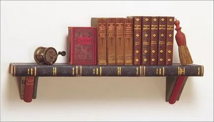 Lobzik - Jigsaw - mobilier din cărți vechi - mâinile nebun