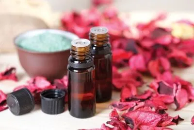 ulei de Geranium utilizate în produsele cosmetice și ginecologie, rețete și recenzii