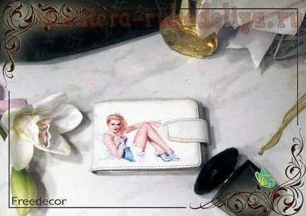 master-class pe decupaj carte de piele titular pin-up