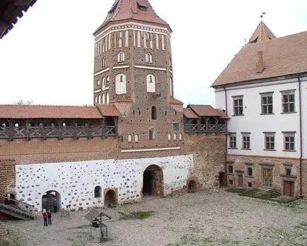 Mir Castle, Belarus fotografie, istorie, tur 2017 prețurile