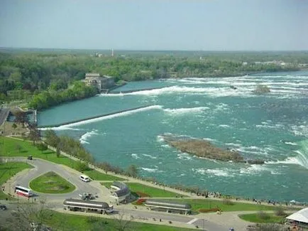 Niagara - egy folyó Amerikában az egyedülálló vízesései