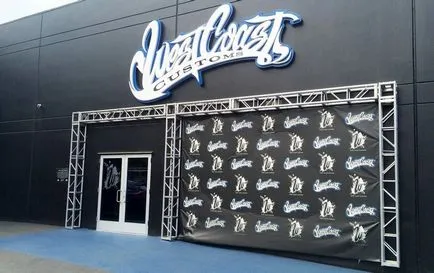 Kifutó autóm túra a West Coast Customs