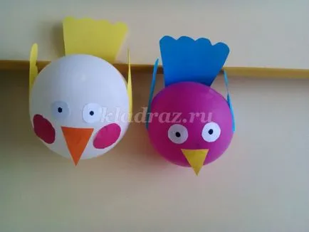 Птици от балон с ръцете си
