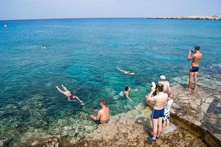 Călătorie spre Laguna Albastră din Cipru