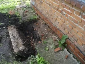 Reparare casa de caramida cu propriile sale mâini fundației