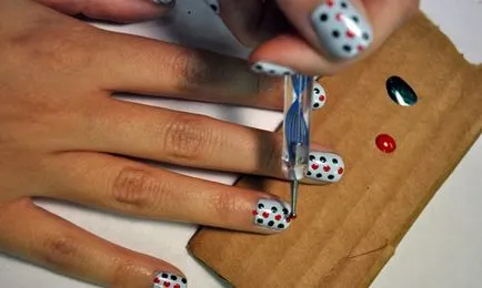 Nail art és hogyan kell felhívni a körmökön