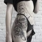 Татуировка платноходка стойност, вдъхновяващи скици и снимки на татуировки