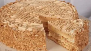 Cake „Kijev” recept lépésről lépésre fényképek otthoni