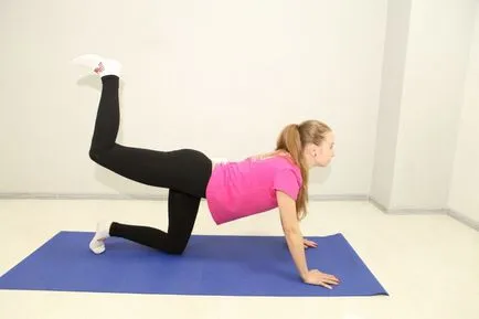 Упражнения за отслабване крака - бедрата и задните части у дома