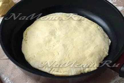 KHACHAPURI sajttal recept fotókkal egy serpenyőben