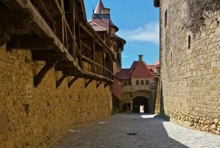 Castle Kreuzenstein в Австрия, описание и история