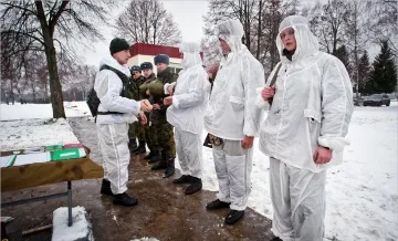 Winter White Army álcázás köpeny alkalmazására és fajták