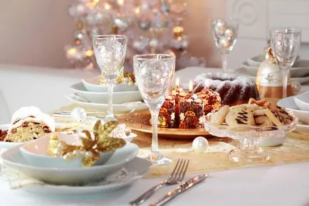 15 idei mari cum de a decora o masă de Crăciun