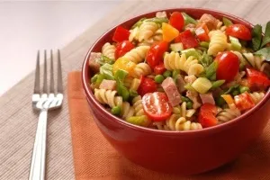 9 salate delicioase în fiecare zi