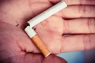 Allergiás a cigaretta lehetne ez, és mit kell tenni, hogy a dohányosok