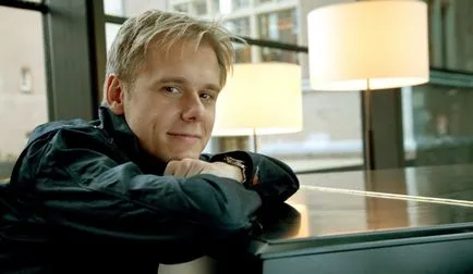 Armin Van Buuren szereti és szereti, kozmopolita magazin