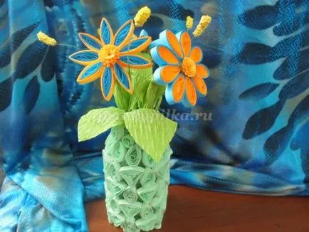 Buchet de flori în tehnici Quilling