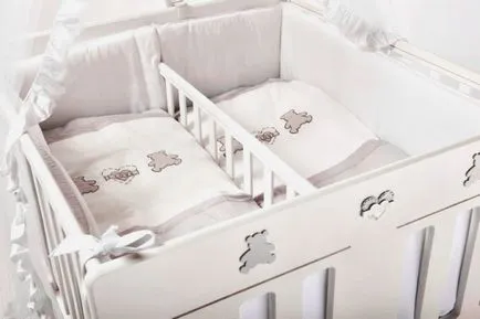 Легло за новородени близнаци - опции, как да изберете
