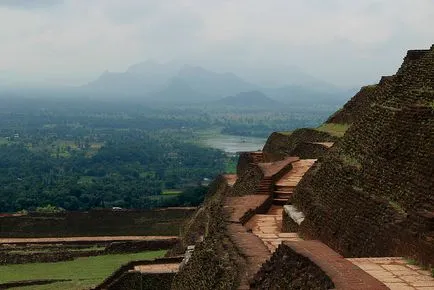 -Cetate Palatul Sigiriya, Sri Lanka (27 poze)