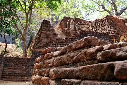 -Cetate Palatul Sigiriya, Sri Lanka (27 poze)