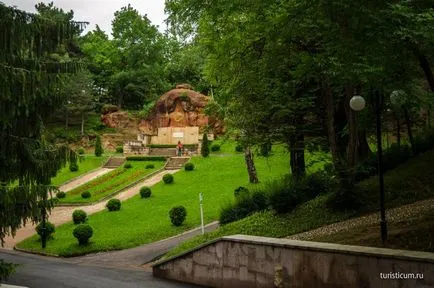 Kislovodsk Resort Park, az épületek alsó park