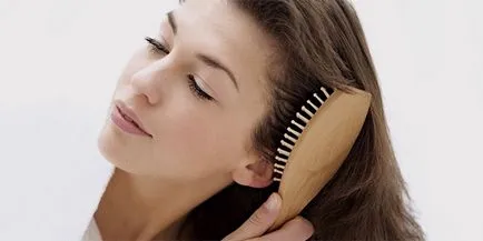 Masszírozza a fejbőrt a haj növekedését, hogyan kell csinálni egy fésűt és kezek
