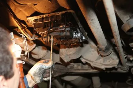 Mitsubishi Pajero și repararea pompei razdatki