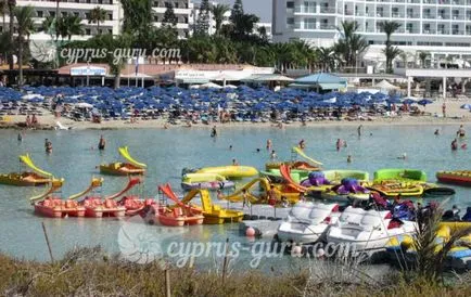 Beach плажа Ниси в Кипър в Агия Напа, снимки и коментари