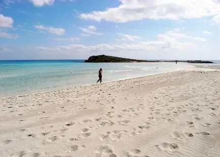 Beach Ниси Бийч, Агия Напа, Кипър