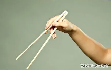 Защо азиатски хора ядат с пръчици за хранене