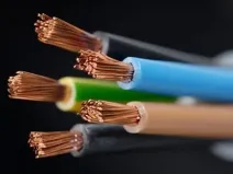 Електрически проводници за вътрешно окабеляване и външно, отворен и затворен; който кабел, за да изберете