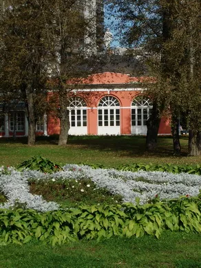 Plimbare prin parc Vorontov și Estate Voronțov, atracții