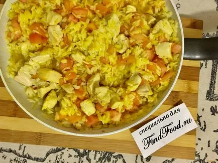 Rice pilaf paradicsommal és csirke recept egy fotó