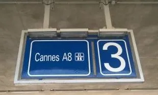 Hogyan juthat a nizzai repülőtér Cannes