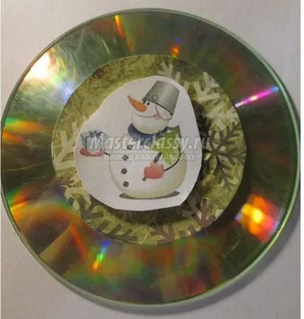 Ce jucării de Crăciun pot fi făcute din unitate CD