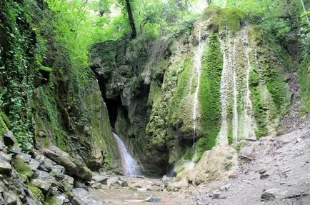 Водопади, Архипо-Осиповка описание