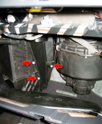 Подмяна на кабинния филтър Opel Astra с инструкции, видео, снимки