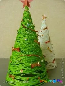 Hogyan készítsünk egy karácsonyfa ki a fonal