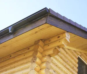 Cum de a face cornișele acoperișului unei case private pe cont propriu