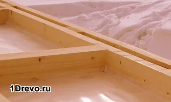 Cum se instalează jurnalele în casa de lemn cu propriile sale mâini în special în podea și plafon de montare