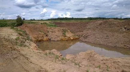 Karrier »konfliktus Lakinsk javítás M7 közúti dolgozók veszi homokot a kőbánya, ahol a helyi hatóságok