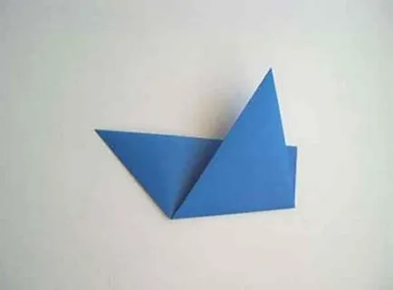 Origami barca din hârtie cu o diagramă modul de a face un catarg cu o velă și trâmbițele pentru copii