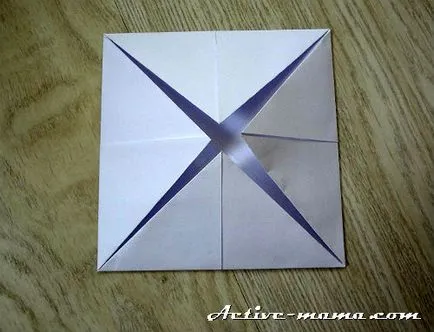 Origami barca din hârtie cu o diagramă modul de a face un catarg cu o velă și trâmbițele pentru copii