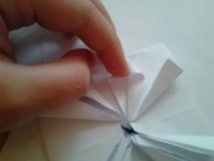 Kusudama (clasic) este cel mai usor pentru incepatori, de masterat ale țării