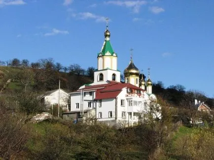 Манастири на Transcarpathia, светилища