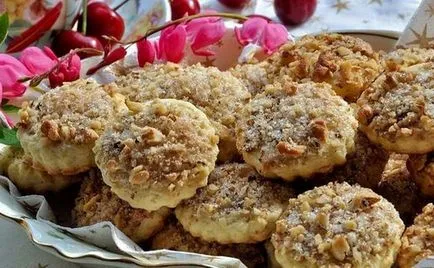 A cookie-k tejföl - recept egy gyors és egyszerű desszert