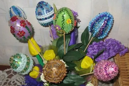 Húsvéti kézműves és ajándéktárgyak kezük foglalt elképzeléseket kreativitás