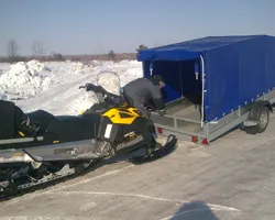 Trailer pentru snowmobile