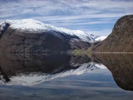 Călătorește de călătorie auto cu masina Norvegia - fiorduri, munți, cascade