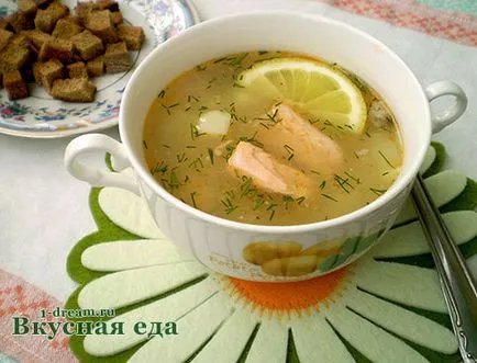 Риба супа от консерви - сьомга - вкусна храна